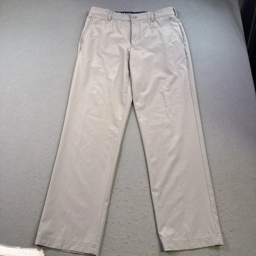 IZOD Advantage Performance Pants Men 32x32 GRAY Stretch Straight Fit Golf Chino